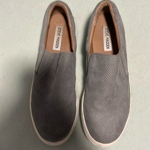 Steve Madden slip on shoes